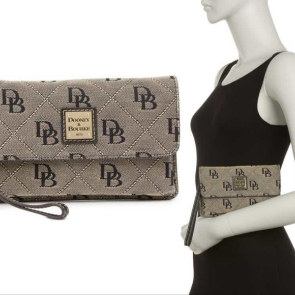 Dooney & Bourke wristlet wallet - Picture 9 of 10
